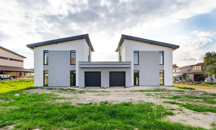 Twin houses, symmetrical build